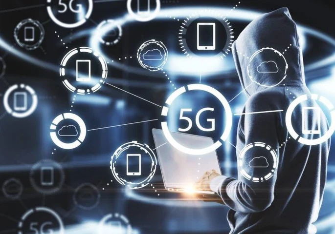 5G network connecting multiple IoT devices in a connected digital environment.